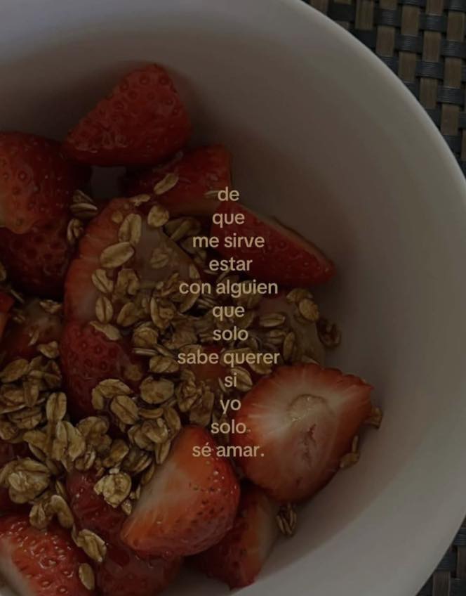 De que sirve estar con alguien que solo sabe querer si yo solo sé amar