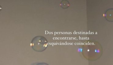 Dos persona destinadas a encontrarse, hasta esquivándose coinciden